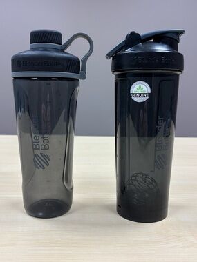 BlenderBottle Classic Shaker Bottle – Black